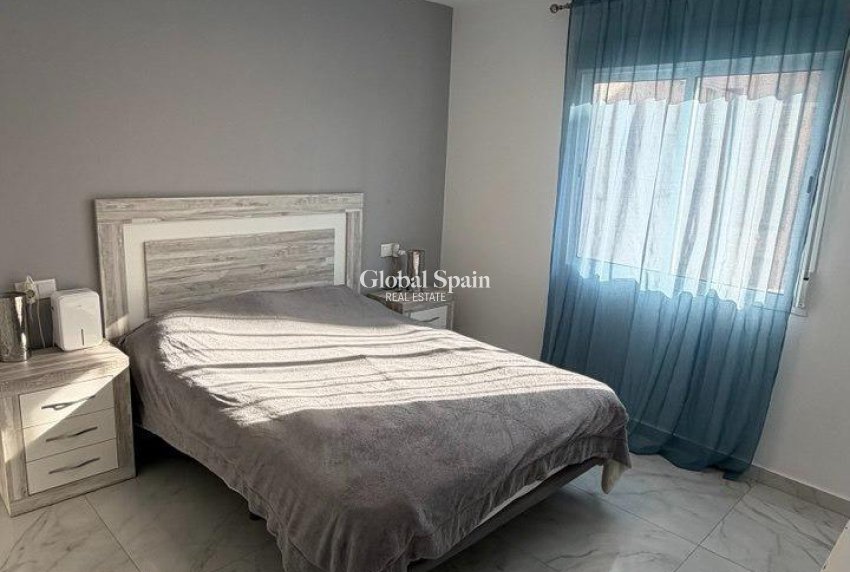 Wiederverkauf - WOHNUNG -
TORREVIEJA - Curva Del Palangre