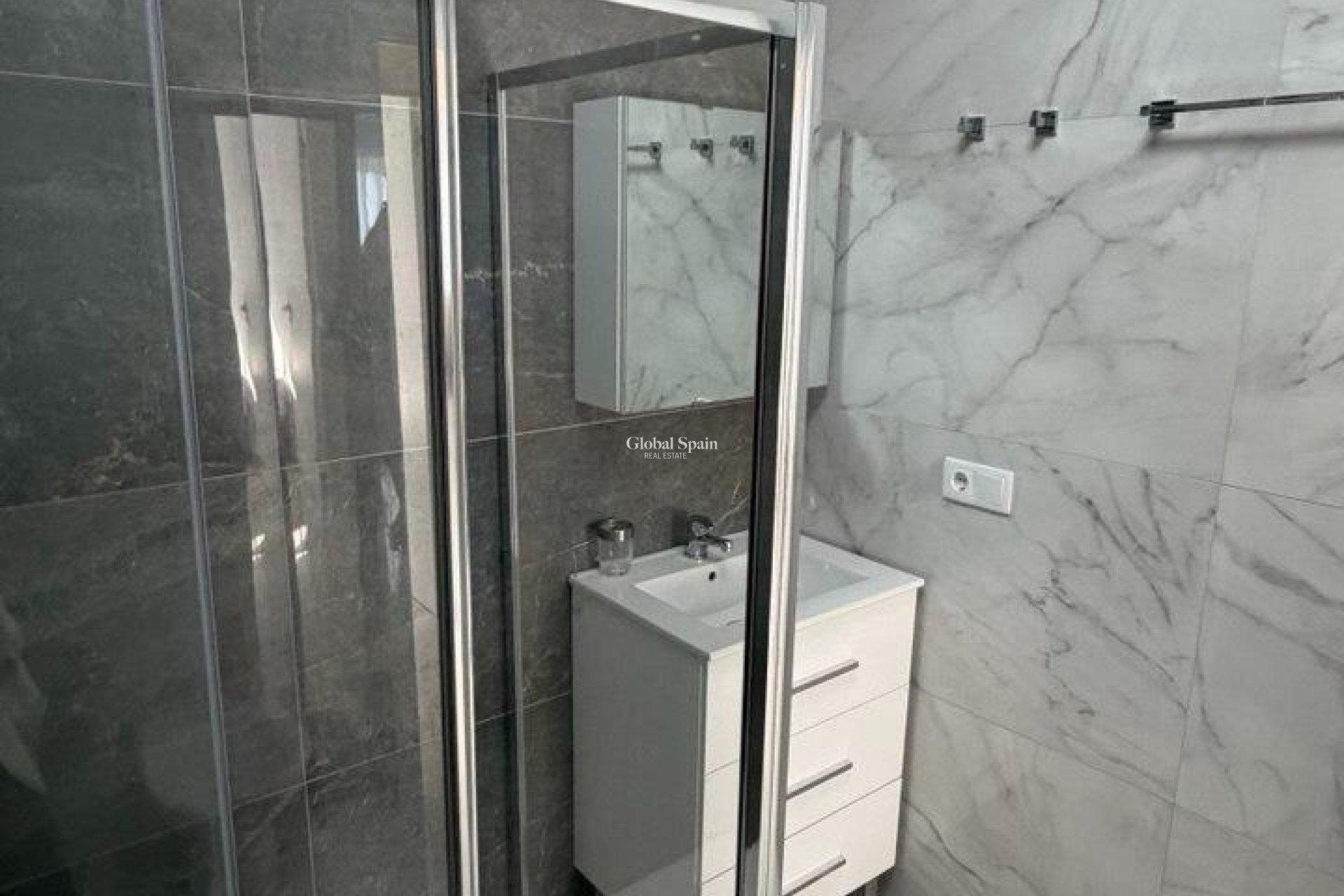 Wiederverkauf - WOHNUNG -
TORREVIEJA - Curva Del Palangre