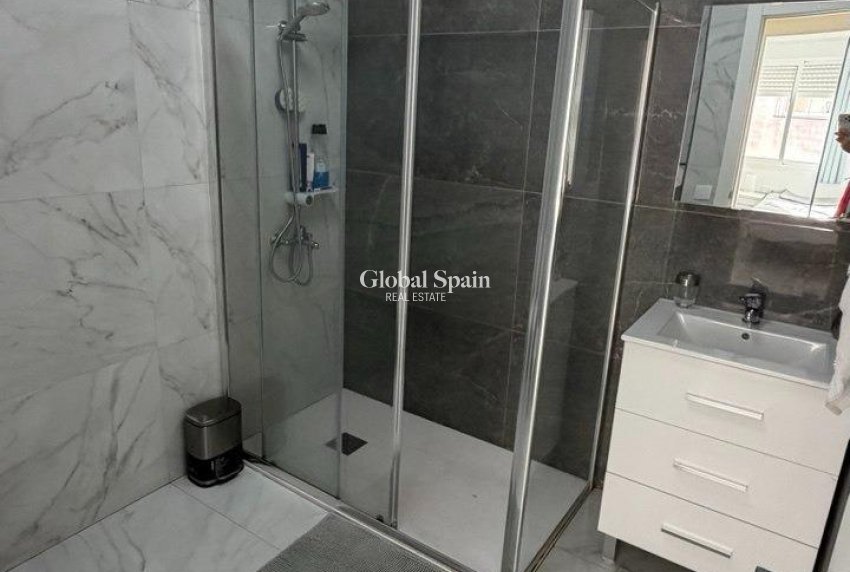 Wiederverkauf - WOHNUNG -
TORREVIEJA - Curva Del Palangre