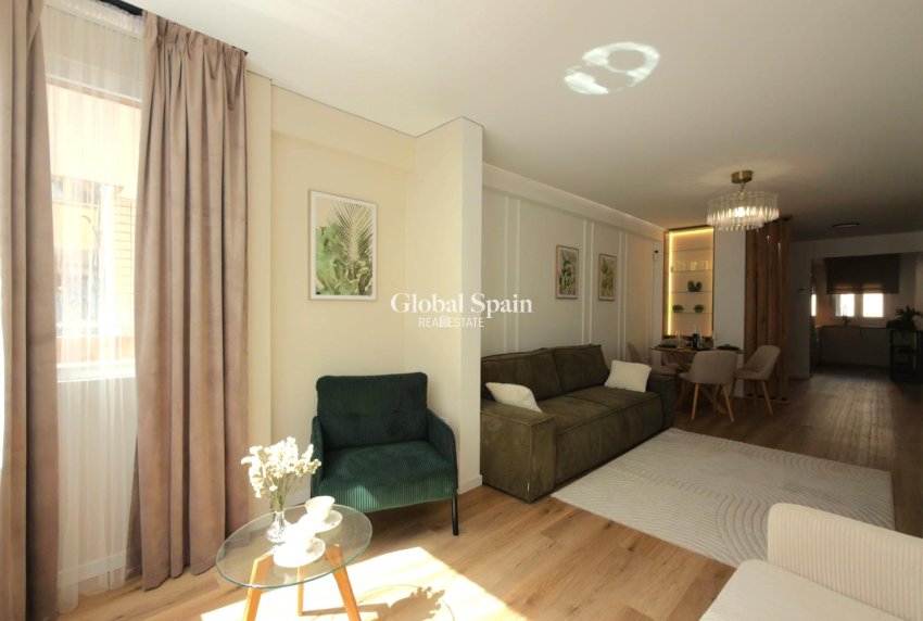 Wiederverkauf - WOHNUNG -
TORREVIEJA - Curva Del Palangre