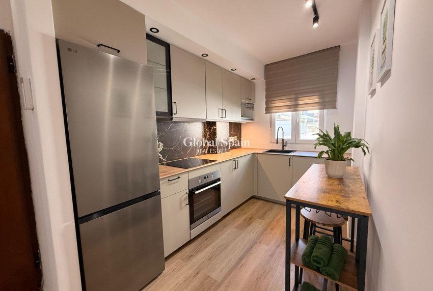 Wiederverkauf - WOHNUNG -
TORREVIEJA - Curva Del Palangre