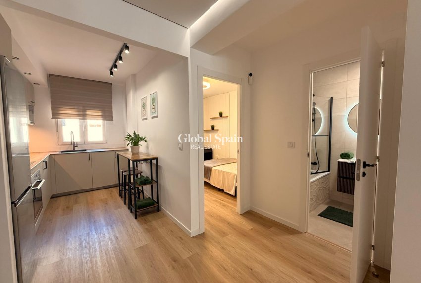 Wiederverkauf - WOHNUNG -
TORREVIEJA - Curva Del Palangre