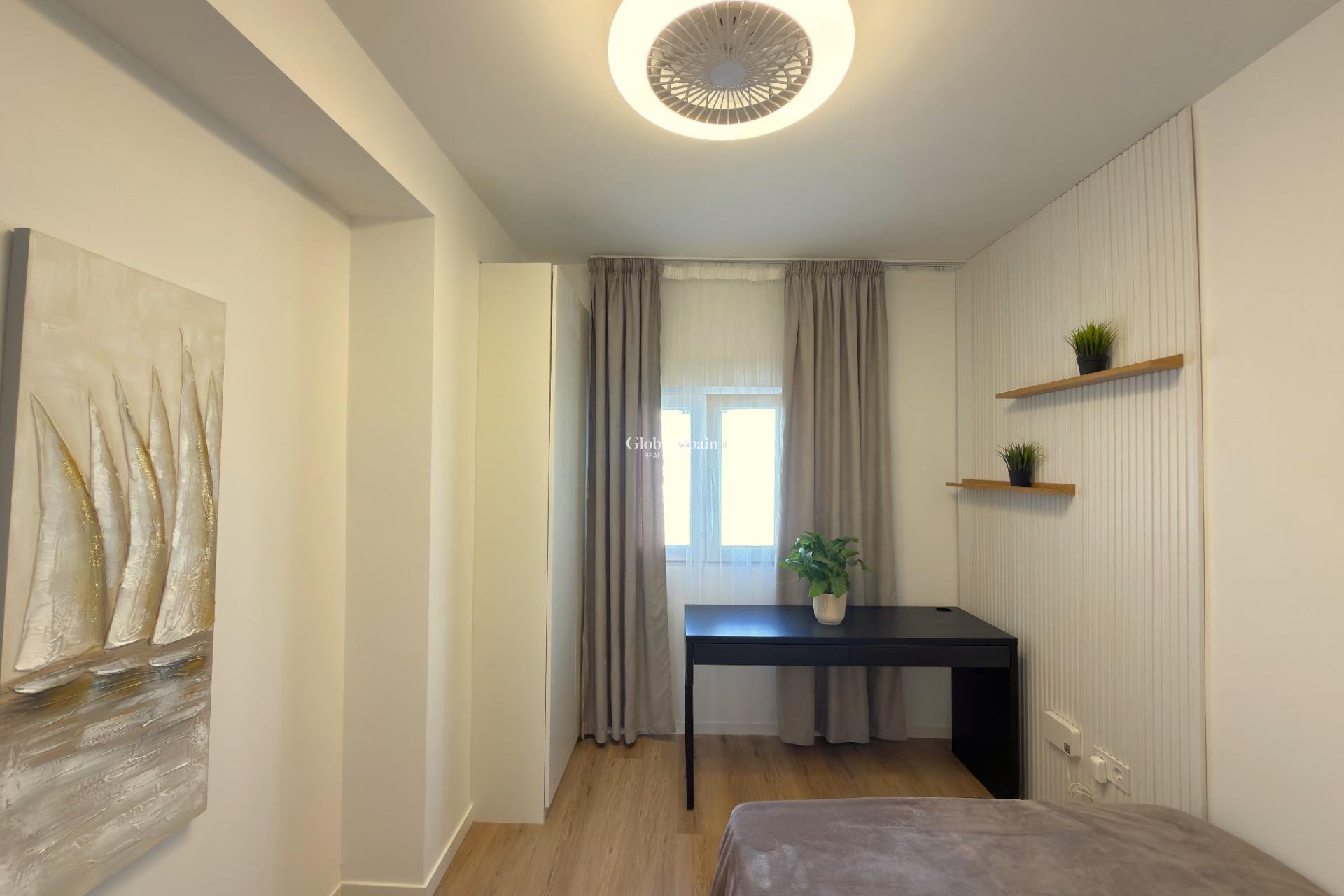 Wiederverkauf - WOHNUNG -
TORREVIEJA - Curva Del Palangre
