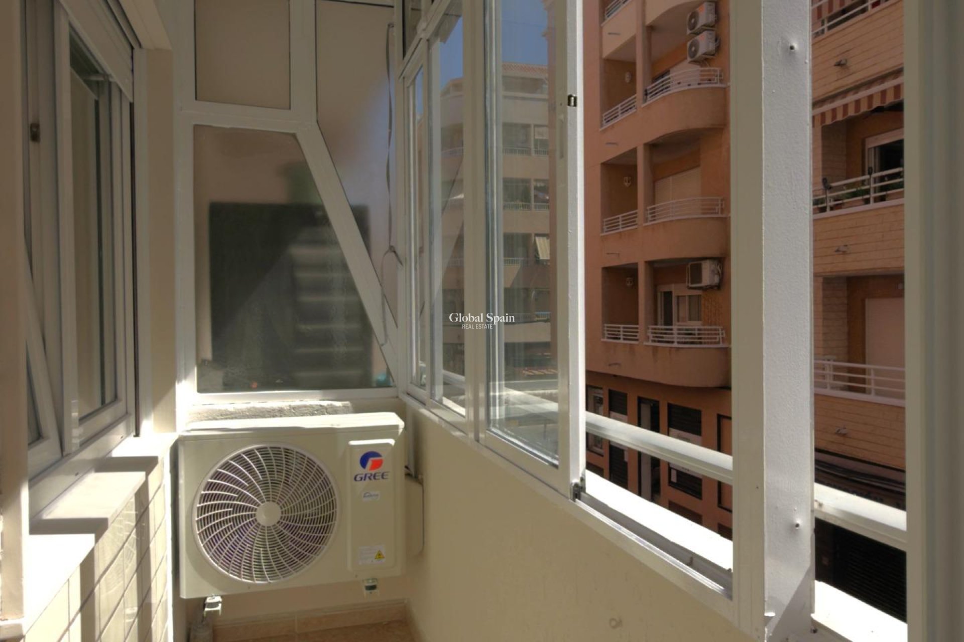 Wiederverkauf - WOHNUNG -
TORREVIEJA - Curva Del Palangre