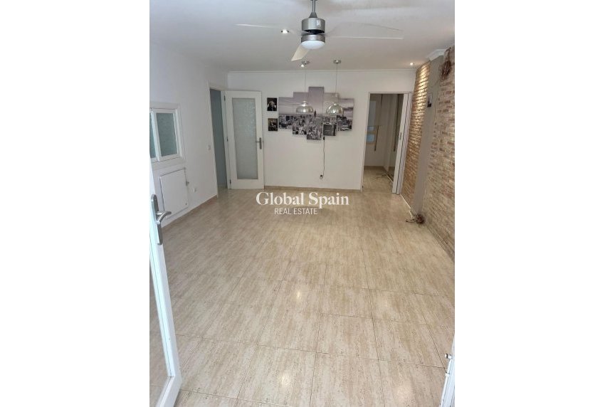 Wiederverkauf - WOHNUNG -
TORREVIEJA - El Acequión - Los Náufragos