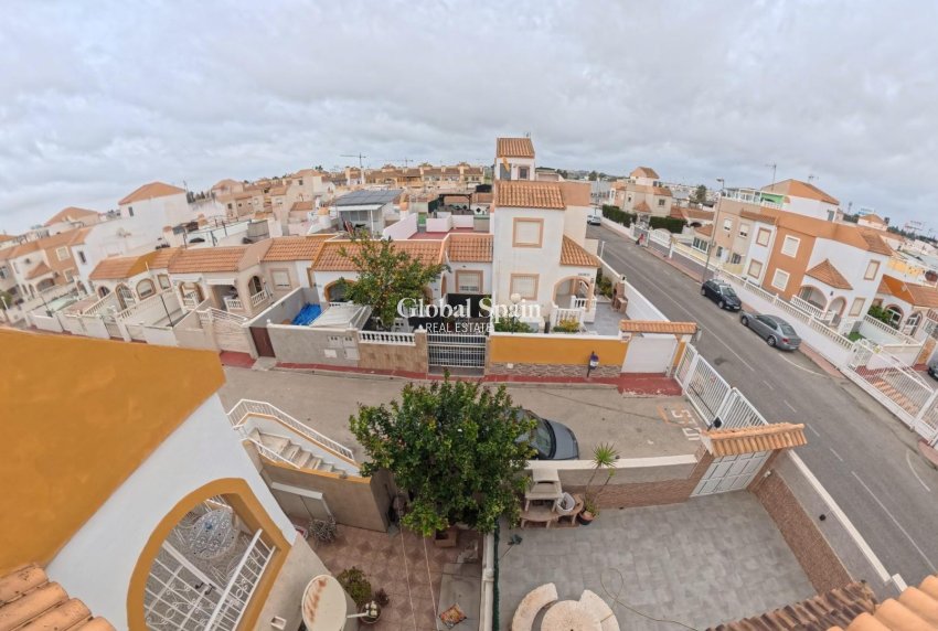 Wiederverkauf - WOHNUNG -
TORREVIEJA - El limonar