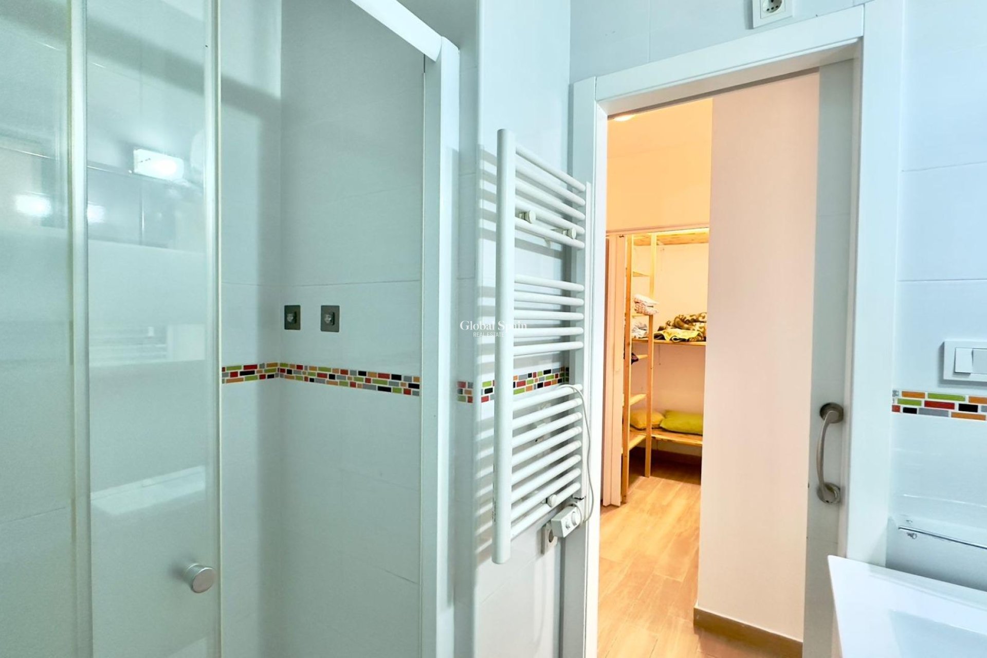 Wiederverkauf - WOHNUNG -
TORREVIEJA - El limonar