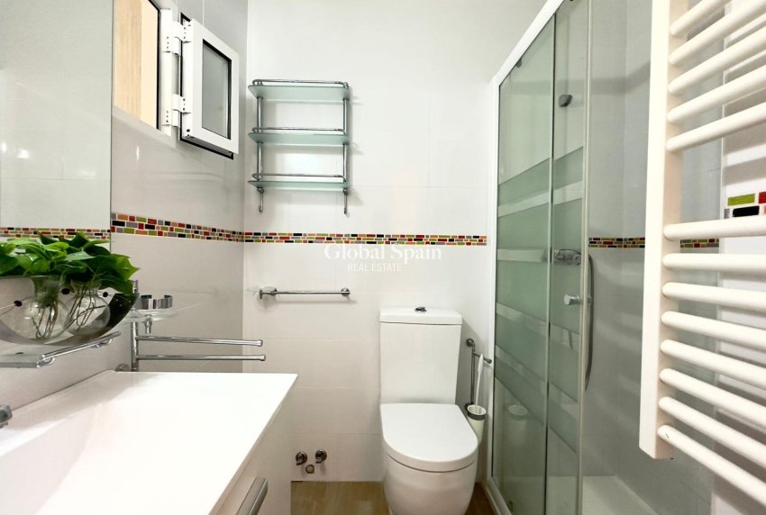 Wiederverkauf - WOHNUNG -
TORREVIEJA - El limonar