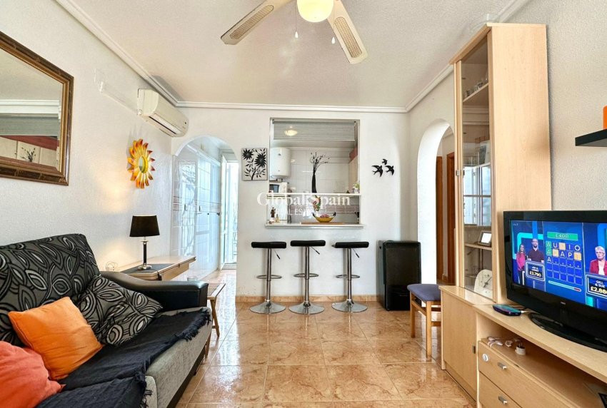 Wiederverkauf - WOHNUNG -
TORREVIEJA - El limonar