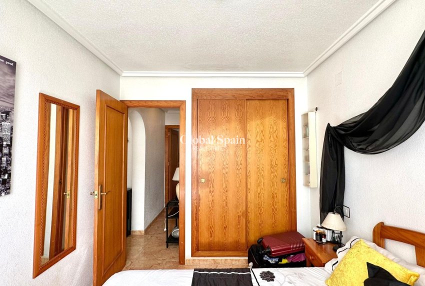 Wiederverkauf - WOHNUNG -
TORREVIEJA - El limonar