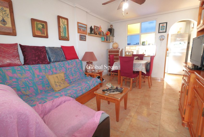 Wiederverkauf - WOHNUNG -
TORREVIEJA - El limonar