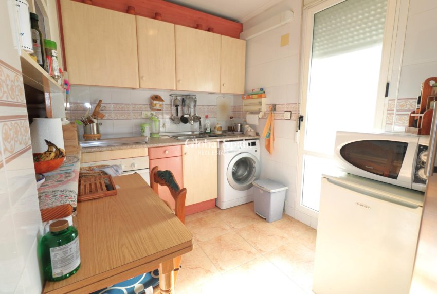 Wiederverkauf - WOHNUNG -
TORREVIEJA - El limonar