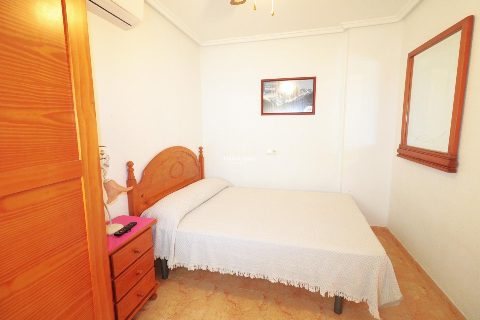 Wiederverkauf - WOHNUNG -
TORREVIEJA - El limonar
