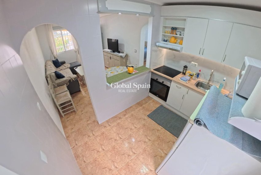 Wiederverkauf - WOHNUNG -
TORREVIEJA - El limonar