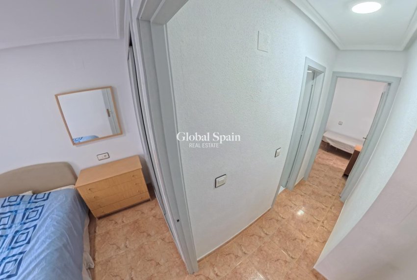 Wiederverkauf - WOHNUNG -
TORREVIEJA - El limonar