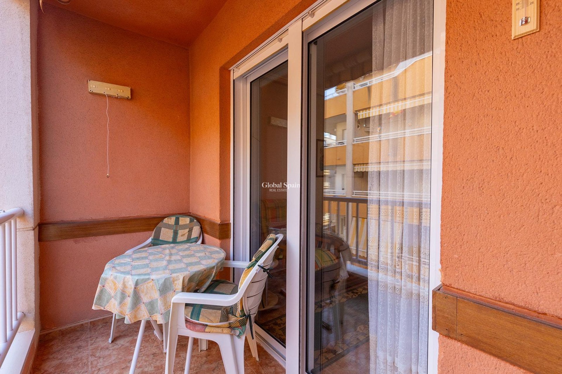 Wiederverkauf - Wohnung -
TORREVIEJA - Estacion de autobuses