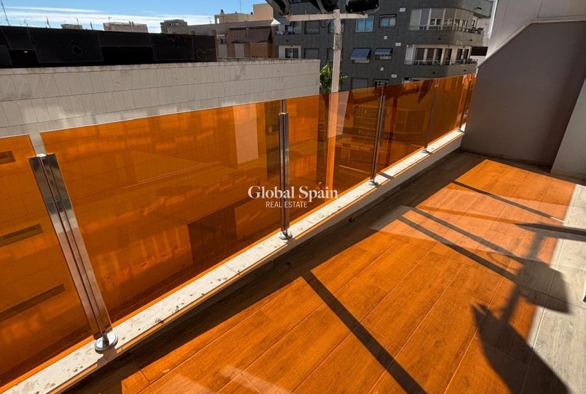 Wiederverkauf - WOHNUNG -
TORREVIEJA - Estacion de autobuses