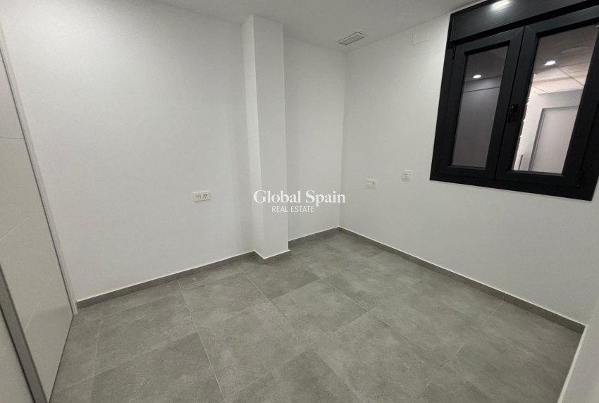 Wiederverkauf - WOHNUNG -
TORREVIEJA - Estacion de autobuses