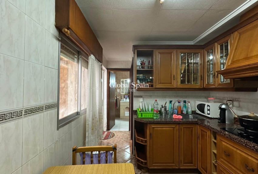 Wiederverkauf - WOHNUNG -
TORREVIEJA - Estacion de autobuses