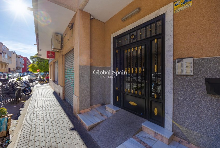 Wiederverkauf - WOHNUNG -
TORREVIEJA - Estacion de autobuses