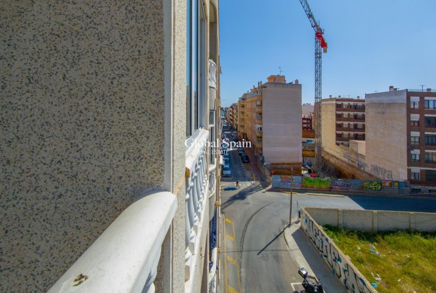 Wiederverkauf - WOHNUNG -
TORREVIEJA - Estacion de autobuses