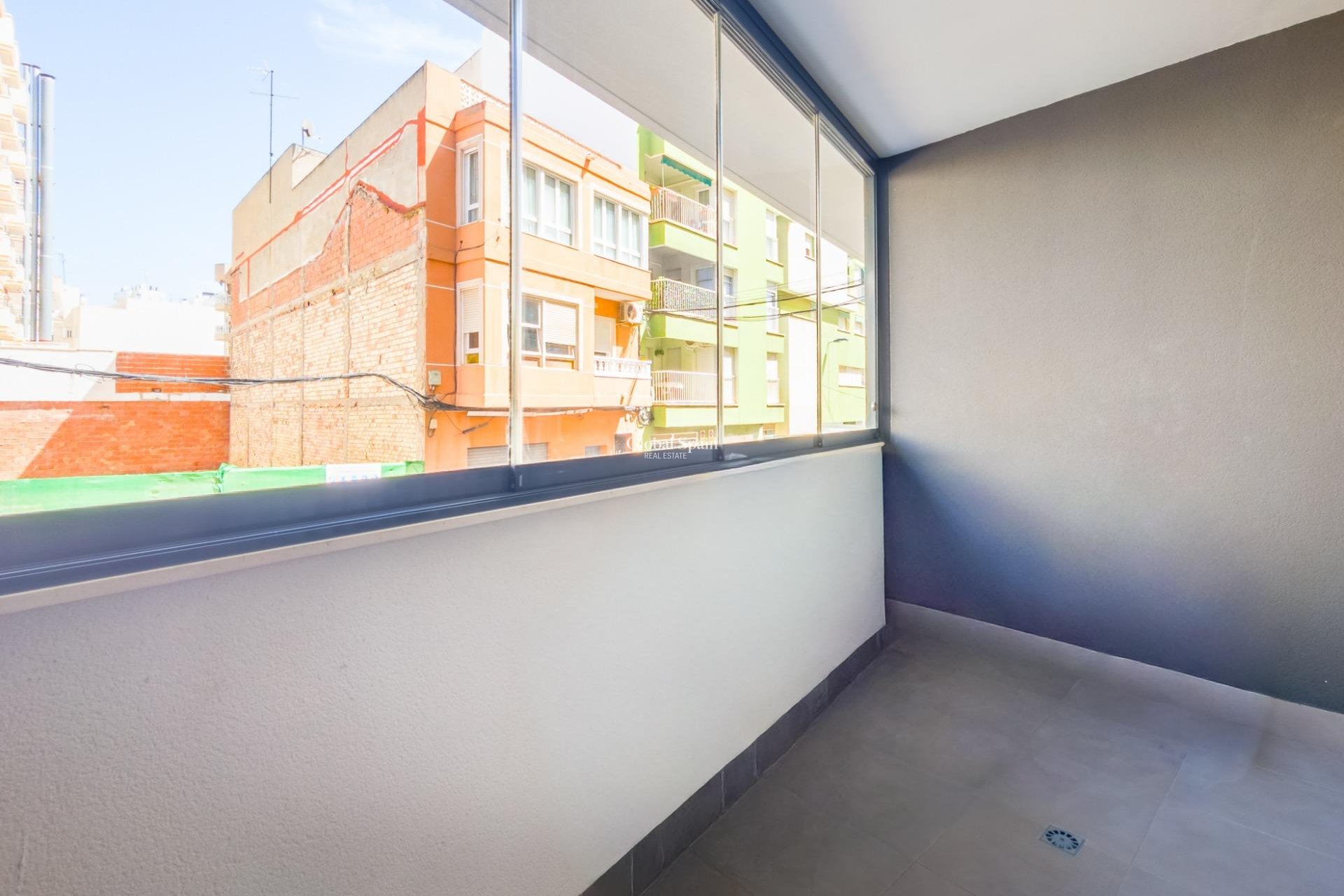 Wiederverkauf - WOHNUNG -
TORREVIEJA - Estacion de autobuses