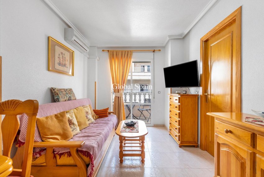 Wiederverkauf - WOHNUNG -
TORREVIEJA - Estacion de autobuses