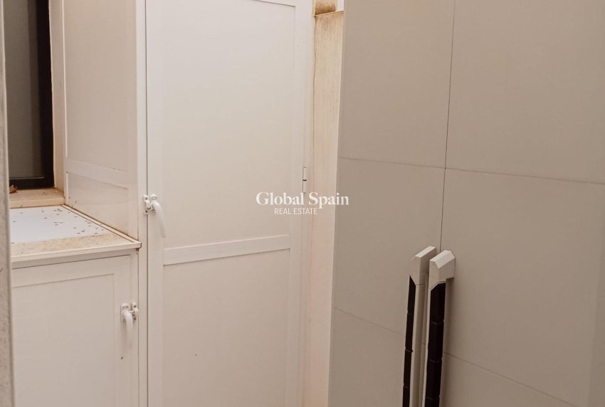 Wiederverkauf - WOHNUNG -
TORREVIEJA - Estacion de autobuses