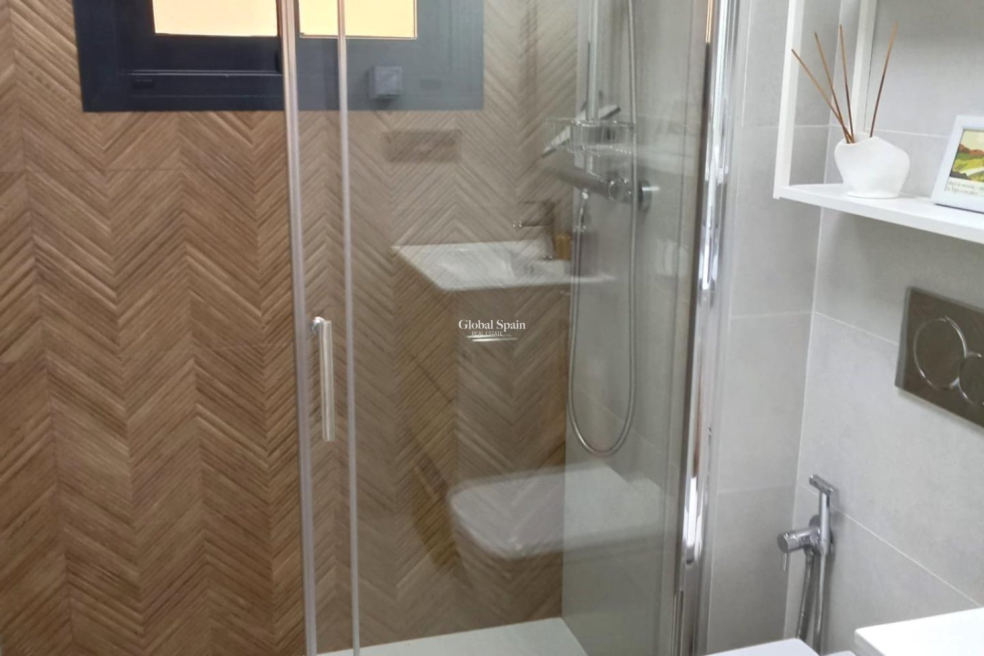 Wiederverkauf - WOHNUNG -
TORREVIEJA - Estacion de autobuses