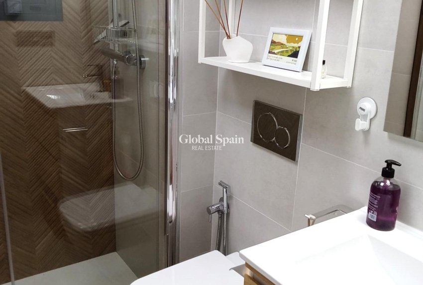 Wiederverkauf - WOHNUNG -
TORREVIEJA - Estacion de autobuses