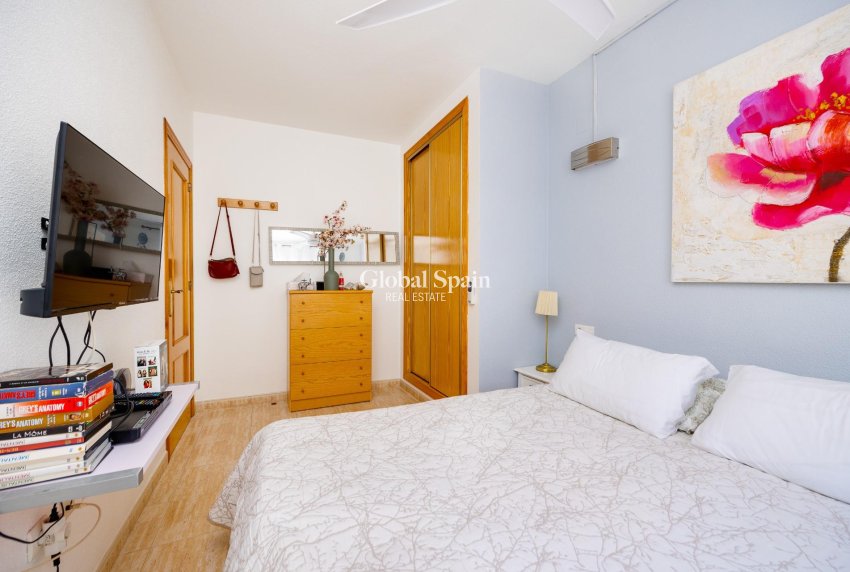 Wiederverkauf - WOHNUNG -
TORREVIEJA - Estacion de autobuses