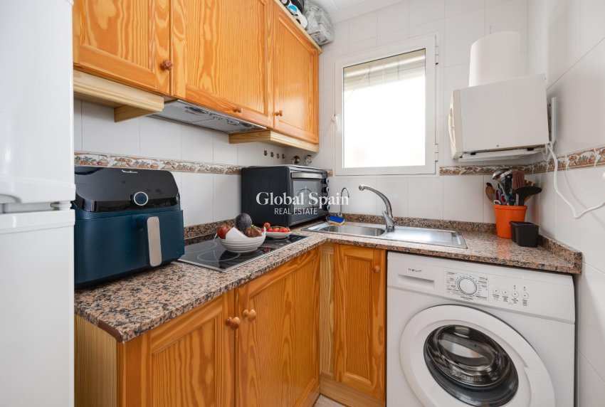 Wiederverkauf - WOHNUNG -
TORREVIEJA - Estacion de autobuses