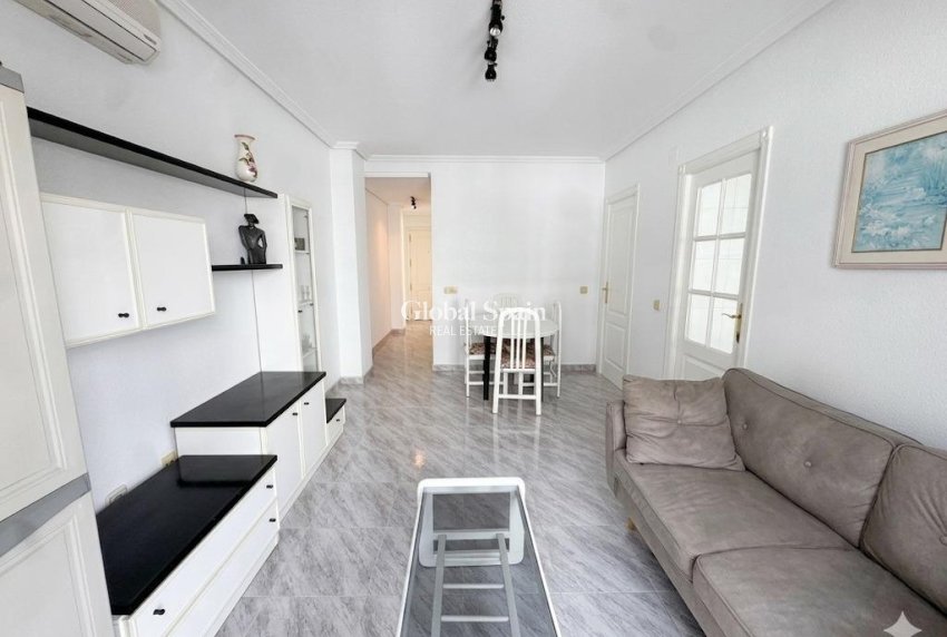 Wiederverkauf - WOHNUNG -
TORREVIEJA - Estacion de autobuses