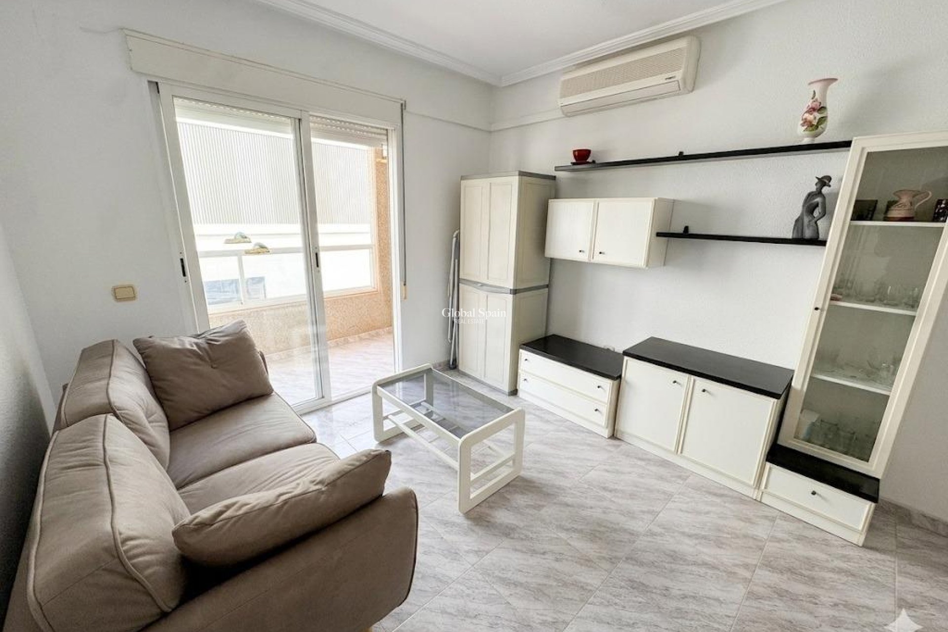 Wiederverkauf - WOHNUNG -
TORREVIEJA - Estacion de autobuses