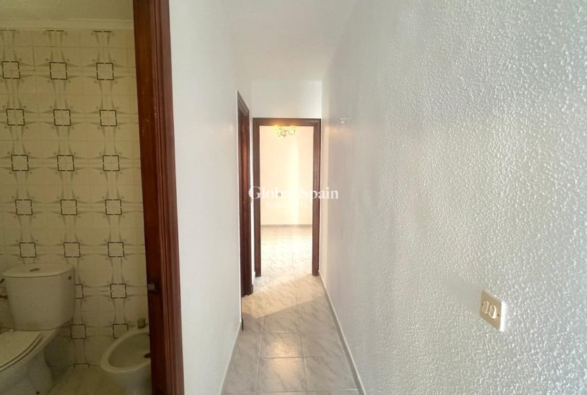 Wiederverkauf - WOHNUNG -
TORREVIEJA - Estacion de autobuses