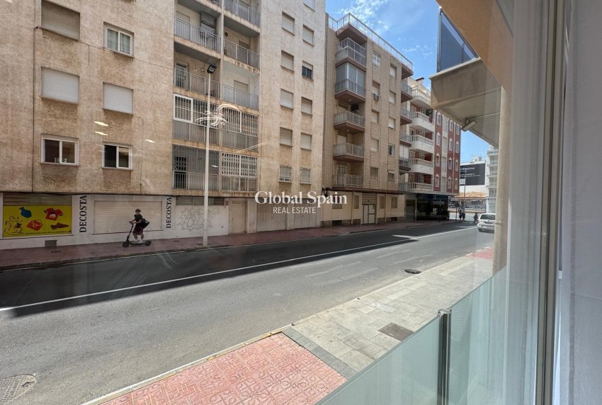 Wiederverkauf - WOHNUNG -
TORREVIEJA - Estacion de autobuses