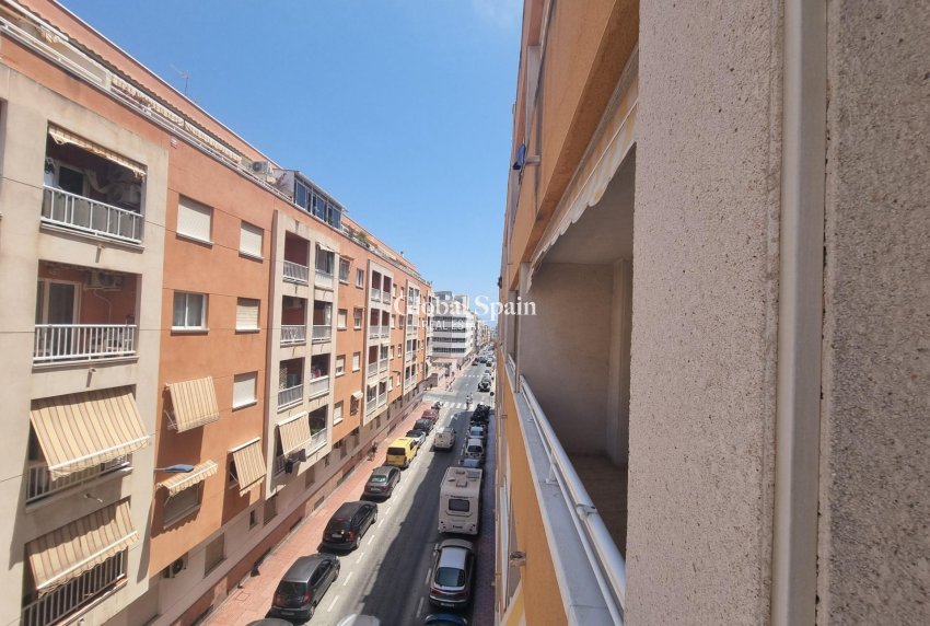 Wiederverkauf - WOHNUNG -
TORREVIEJA - Estacion de autobuses
