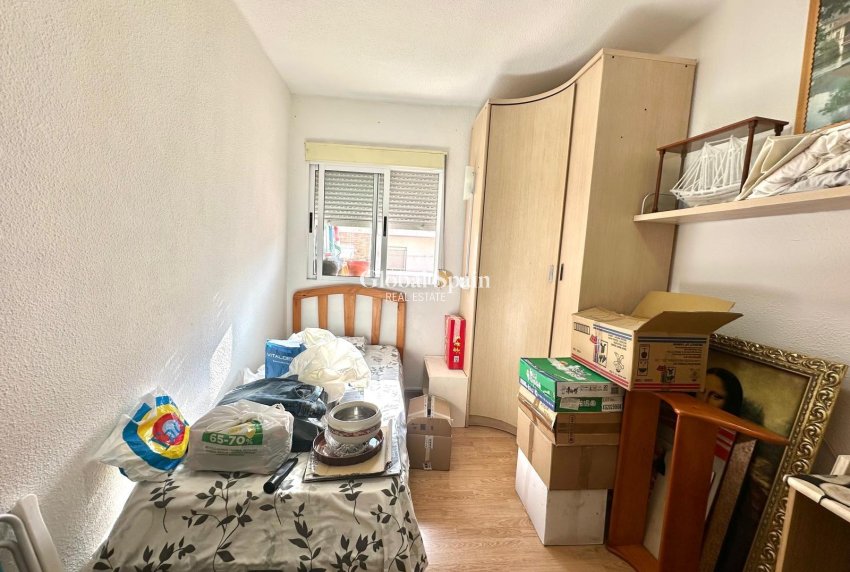 Wiederverkauf - WOHNUNG -
TORREVIEJA - Estacion de autobuses