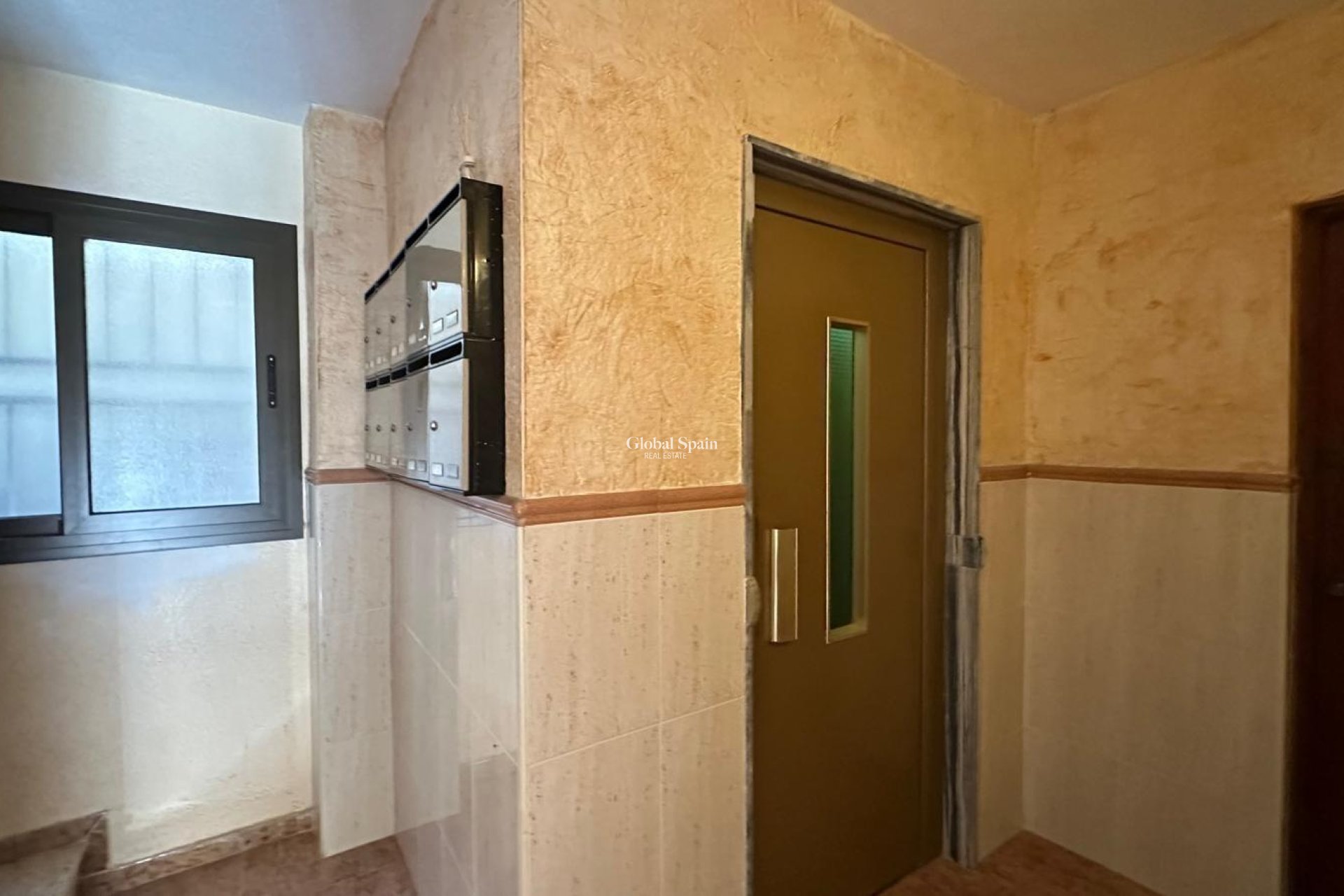 Wiederverkauf - WOHNUNG -
TORREVIEJA - Estacion de autobuses