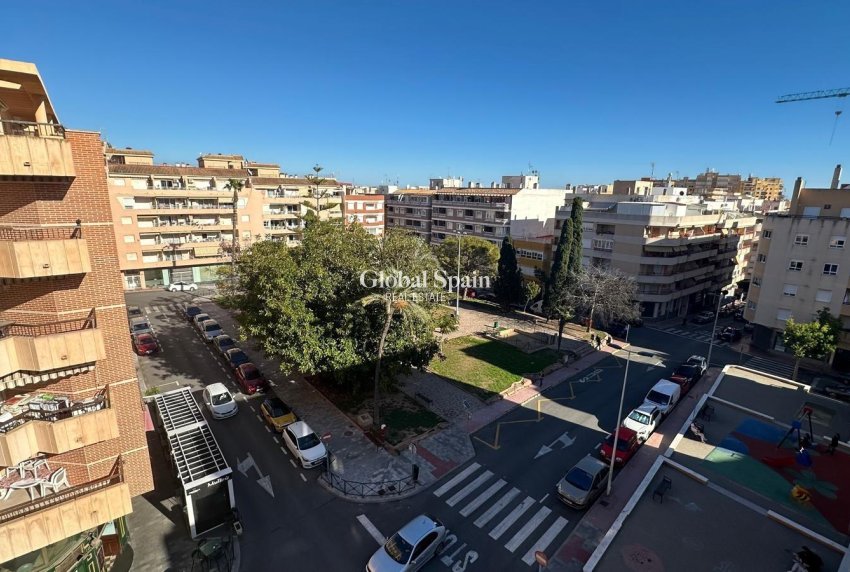 Wiederverkauf - WOHNUNG -
TORREVIEJA - Estacion de autobuses