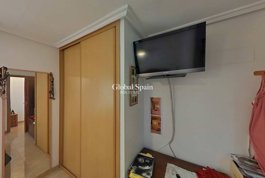 Wiederverkauf - WOHNUNG -
TORREVIEJA - Estacion de autobuses