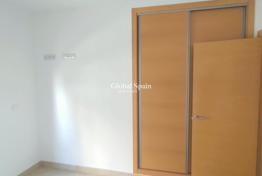 Wiederverkauf - WOHNUNG -
TORREVIEJA - Estacion de autobuses
