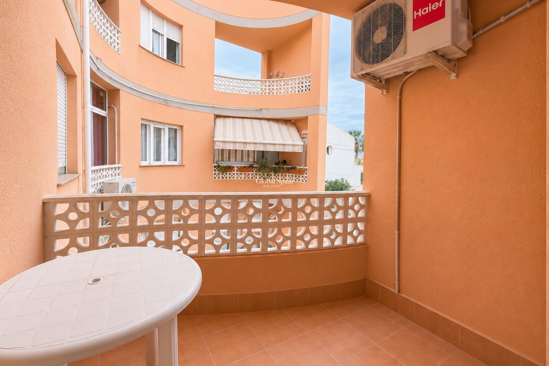 Wiederverkauf - WOHNUNG -
TORREVIEJA - Estacion de autobuses