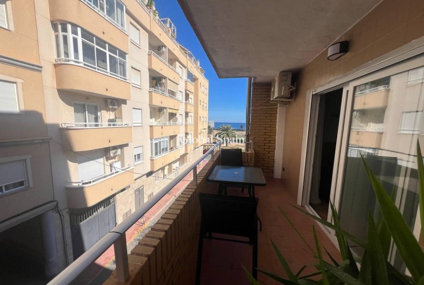 Wiederverkauf - WOHNUNG -
TORREVIEJA - Estacion de autobuses