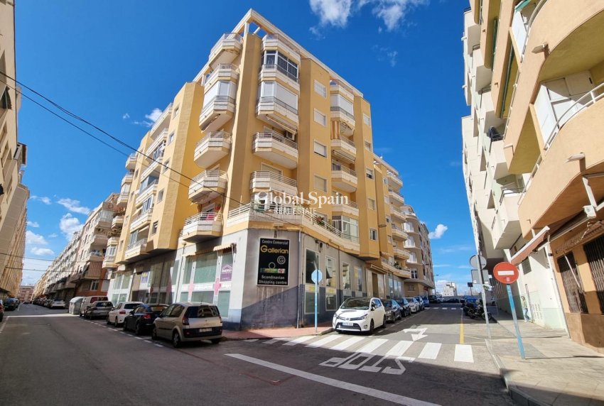 Wiederverkauf - WOHNUNG -
TORREVIEJA - Habaneras