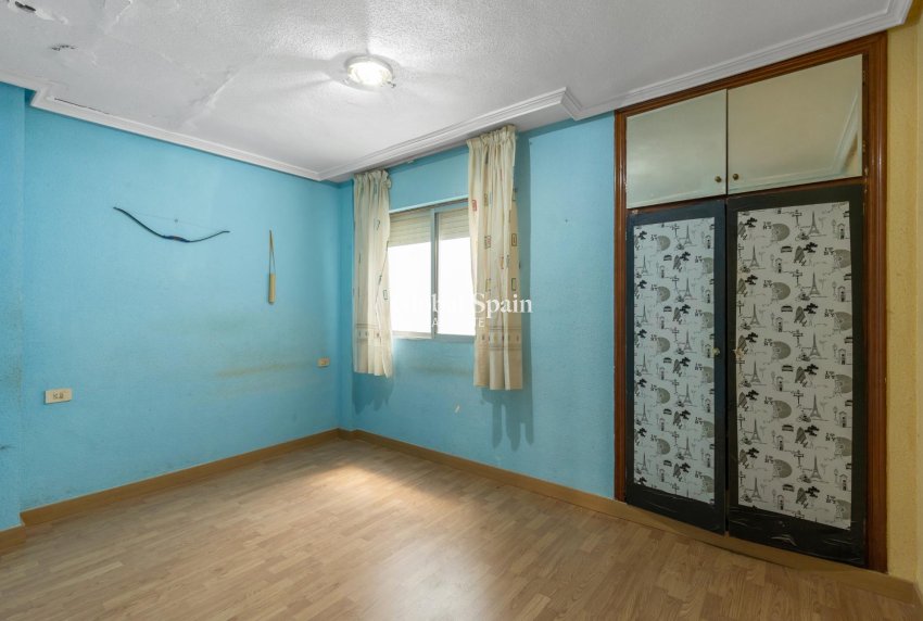 Wiederverkauf - WOHNUNG -
TORREVIEJA - Habaneras