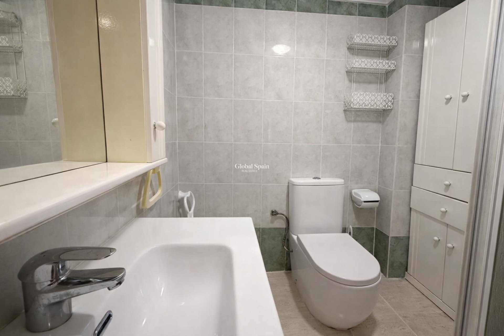 Wiederverkauf - WOHNUNG -
TORREVIEJA - Habaneras