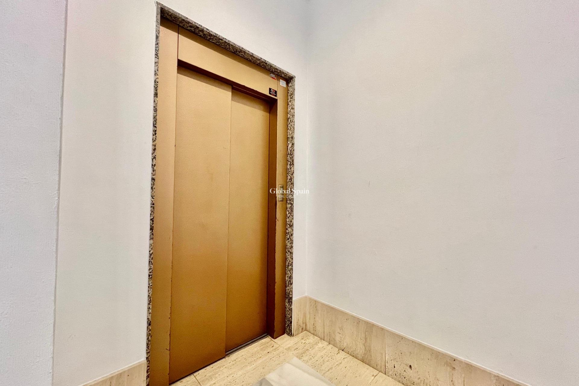 Wiederverkauf - WOHNUNG -
TORREVIEJA - Habaneras