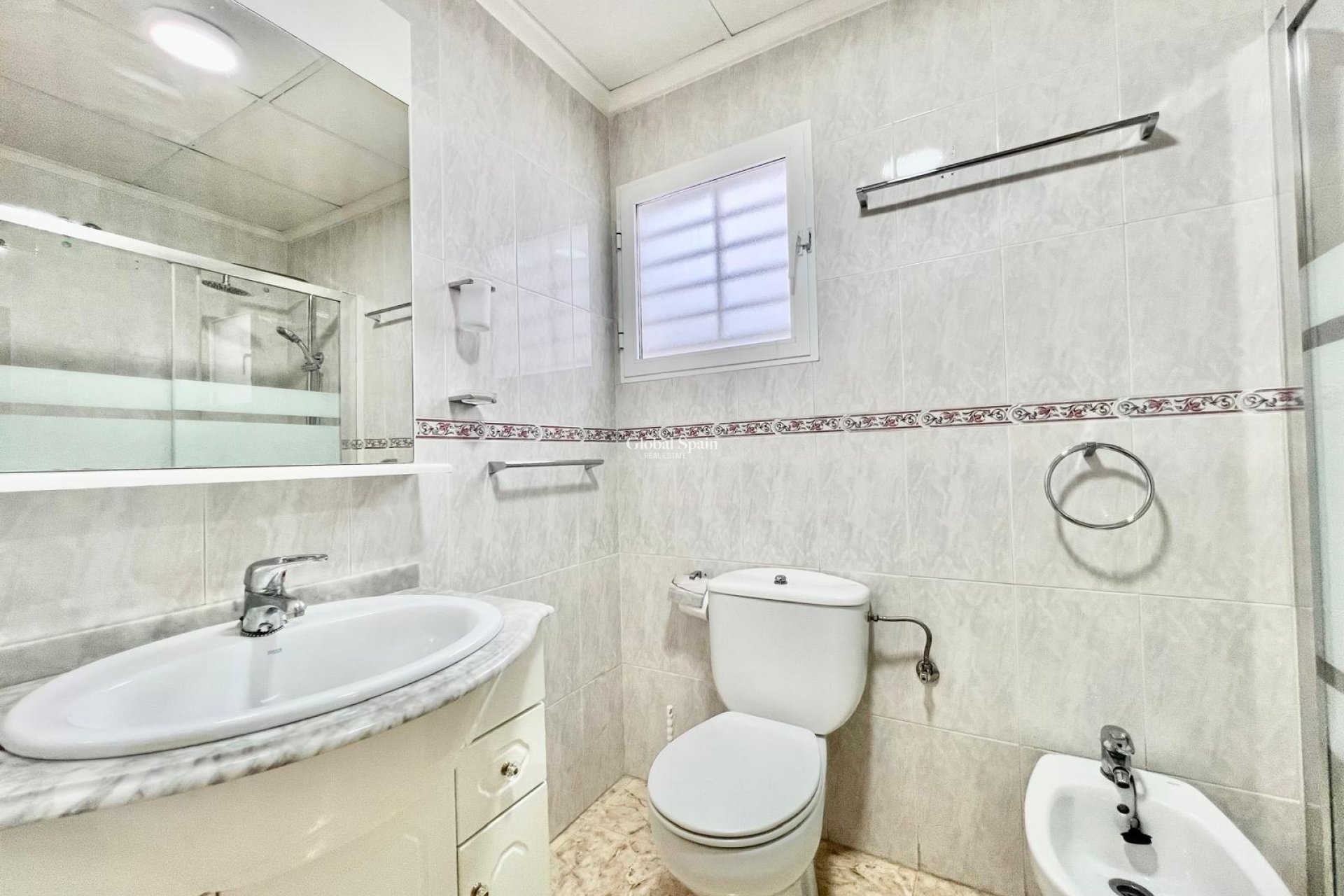 Wiederverkauf - WOHNUNG -
TORREVIEJA - Habaneras