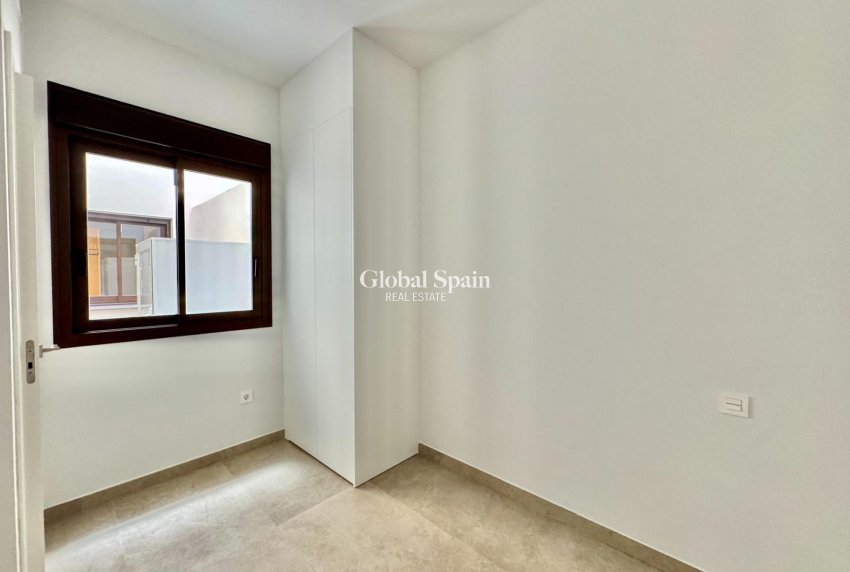 Wiederverkauf - WOHNUNG -
TORREVIEJA - Habaneras